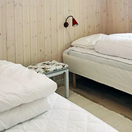 Three-bedroom Holiday In By 4 Ans